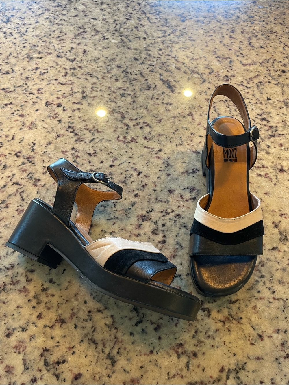 New Miz Mooz “Gala” Black & White Platform Sandals Sz 40 (9-9.5)